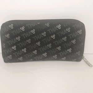 Aritzia TNA Wallet Long Zippered Black Authentic